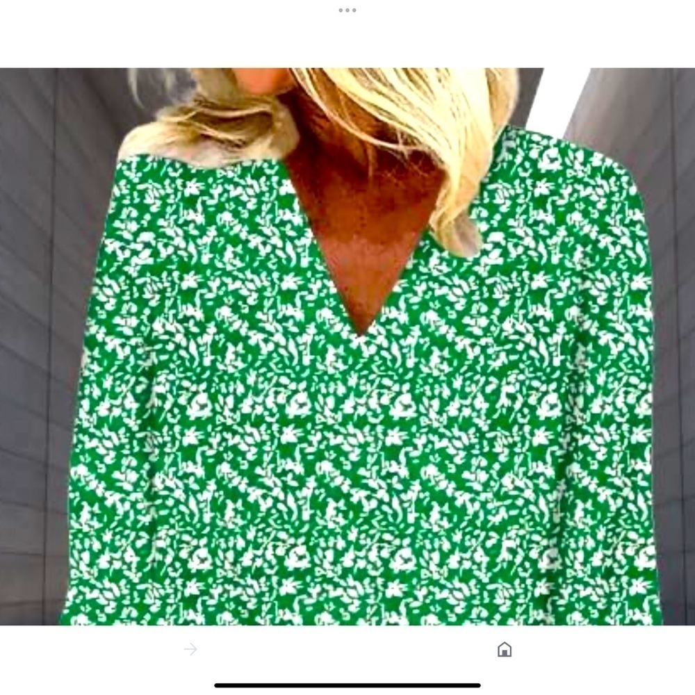 J Jill size medium Green Floral Ultra soft split neck pullover 3 button blouse - Picture 1 of 5